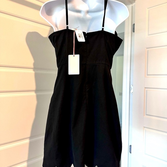 Black Mini Sheath Dress with Halter Neckline for Cocktail - Picture 3 of 5